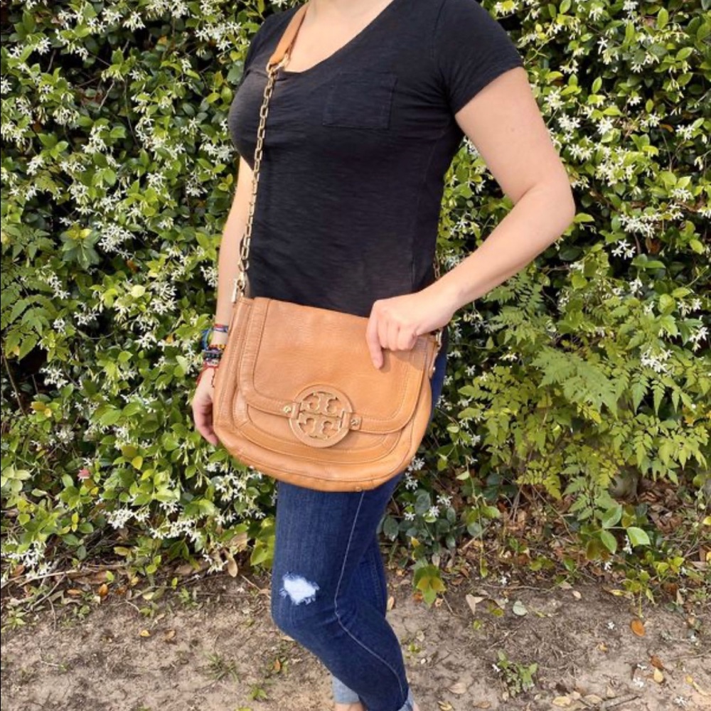 Tory Burch: Camel Crossbody bag